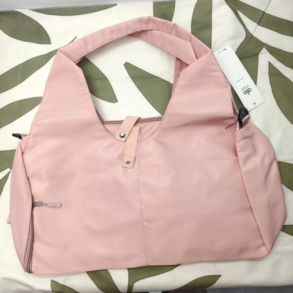 ALO Yoga Traverse Duffle Bag Gym or Travel - Picture 2 of 3